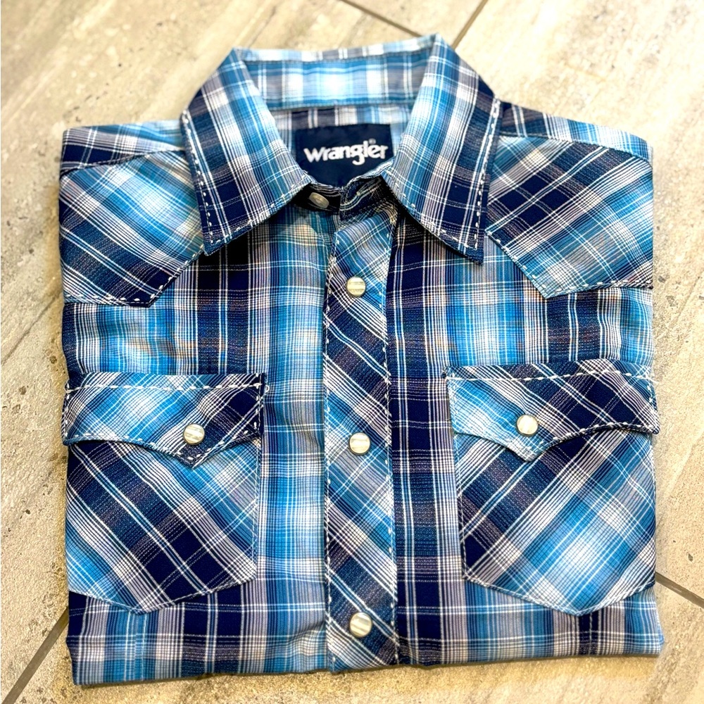 Wrangler Shirt - Size Medium